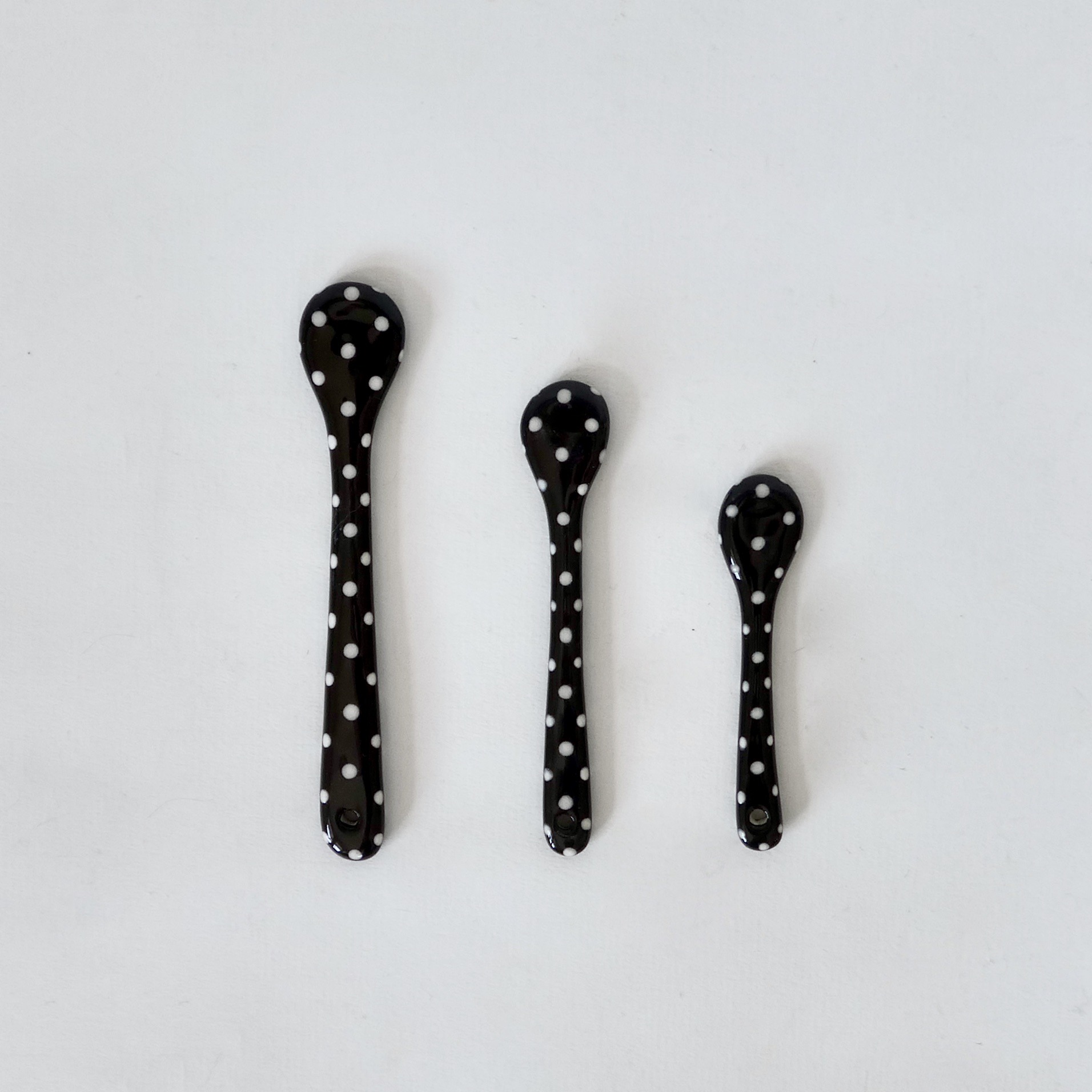 Cuillère noire à pois Cuillère noire à pois