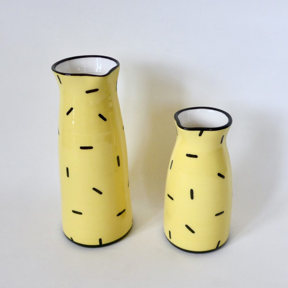 Pichets jaune Pichets jaune