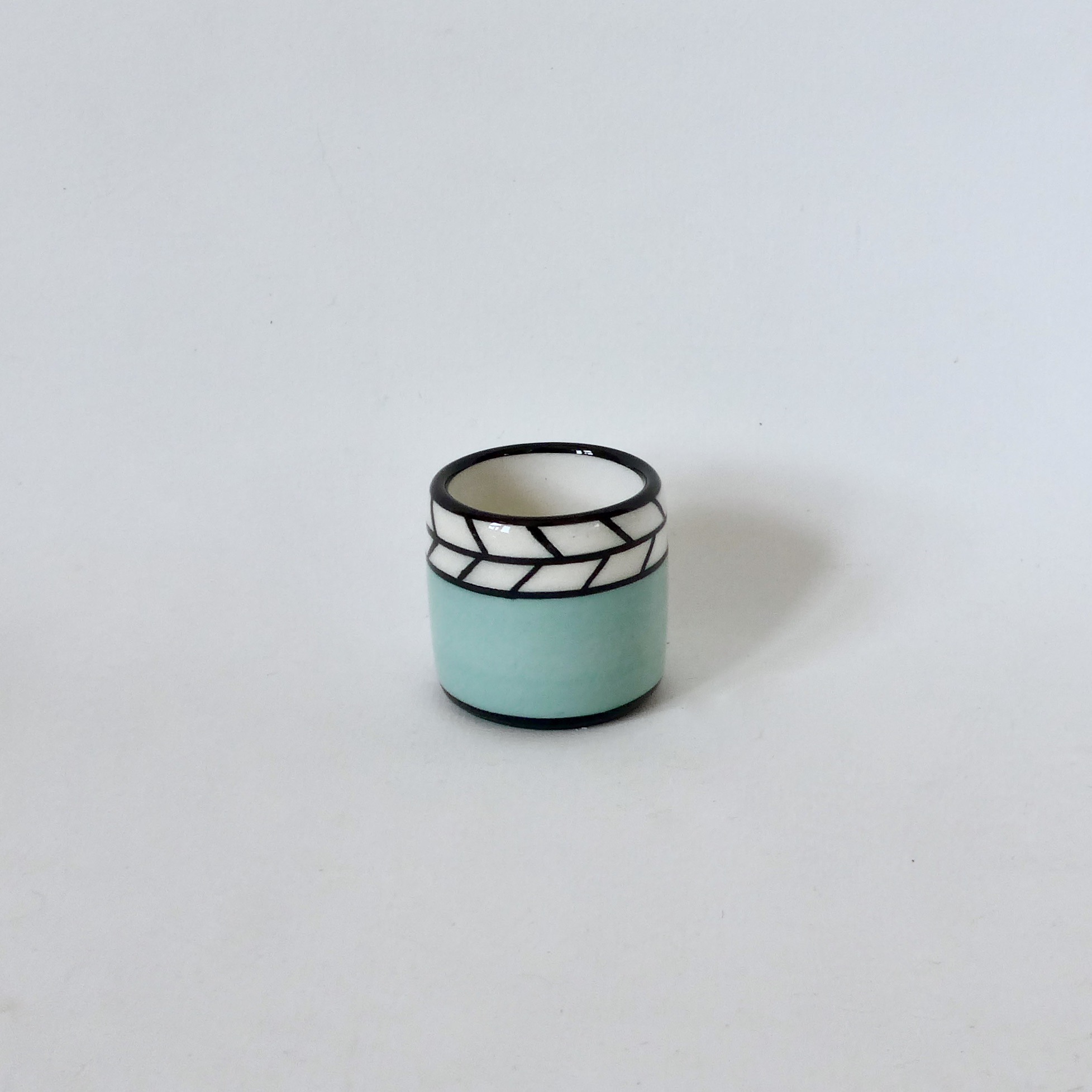coquetier avec décor peint à la main