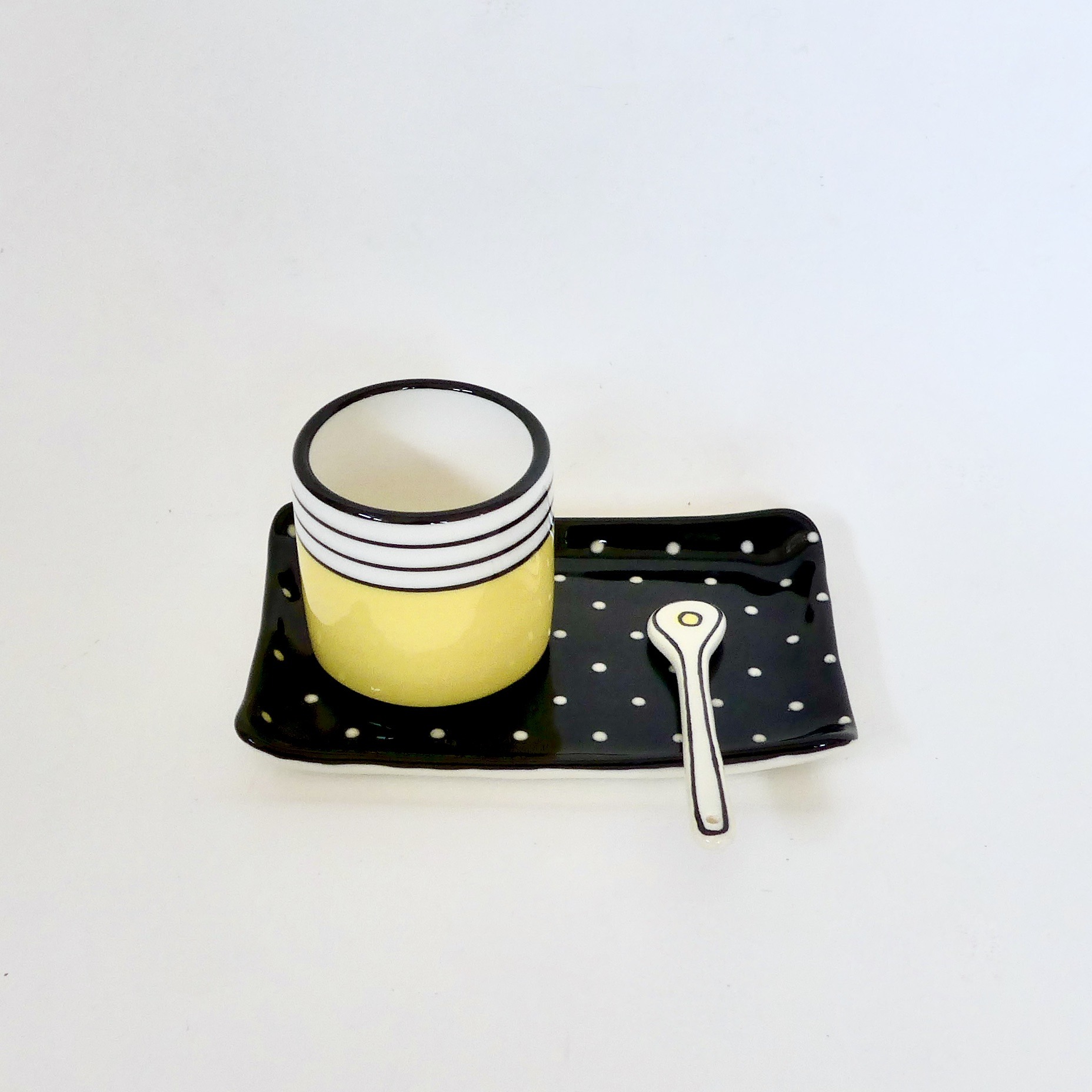 tasse à café jaune